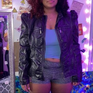 vintage women's leather jacket ✨